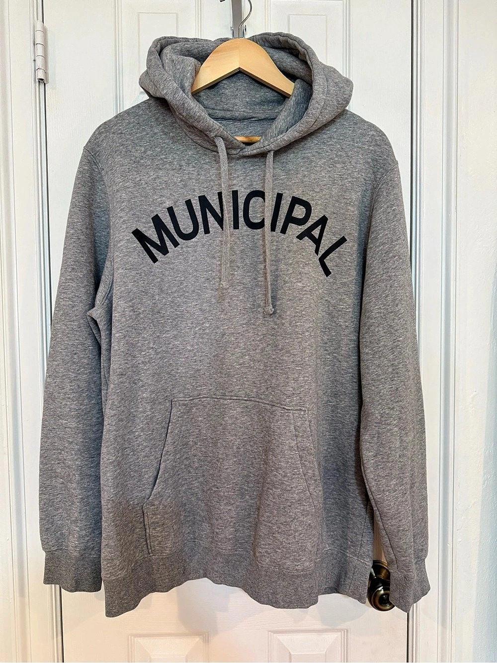 MUNICIPAL Men’s Gray Arch Logo Pullover Hoodie Sweatshirt Size L